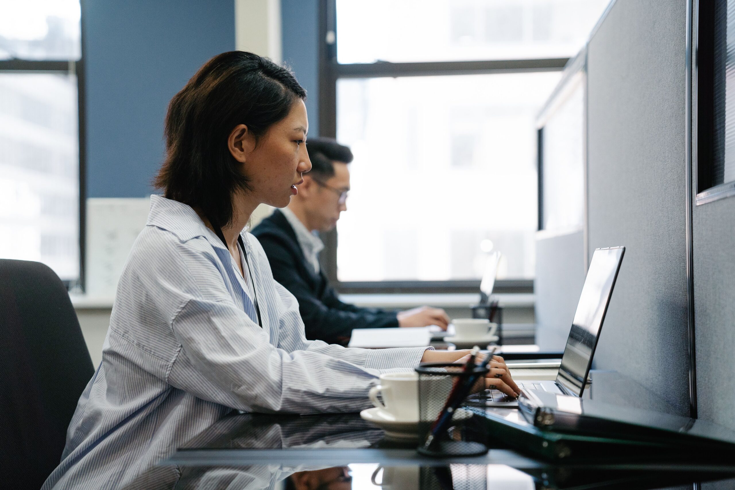 Best Sitting Position for Office Workers: Simple Tips for Better Comfort