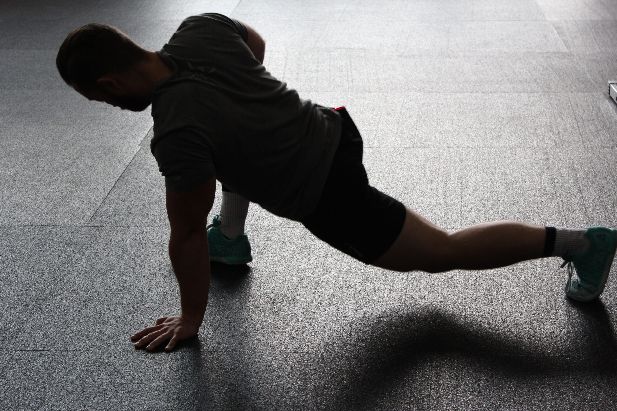 Static vs Dynamic Stretching: What’s the Difference?