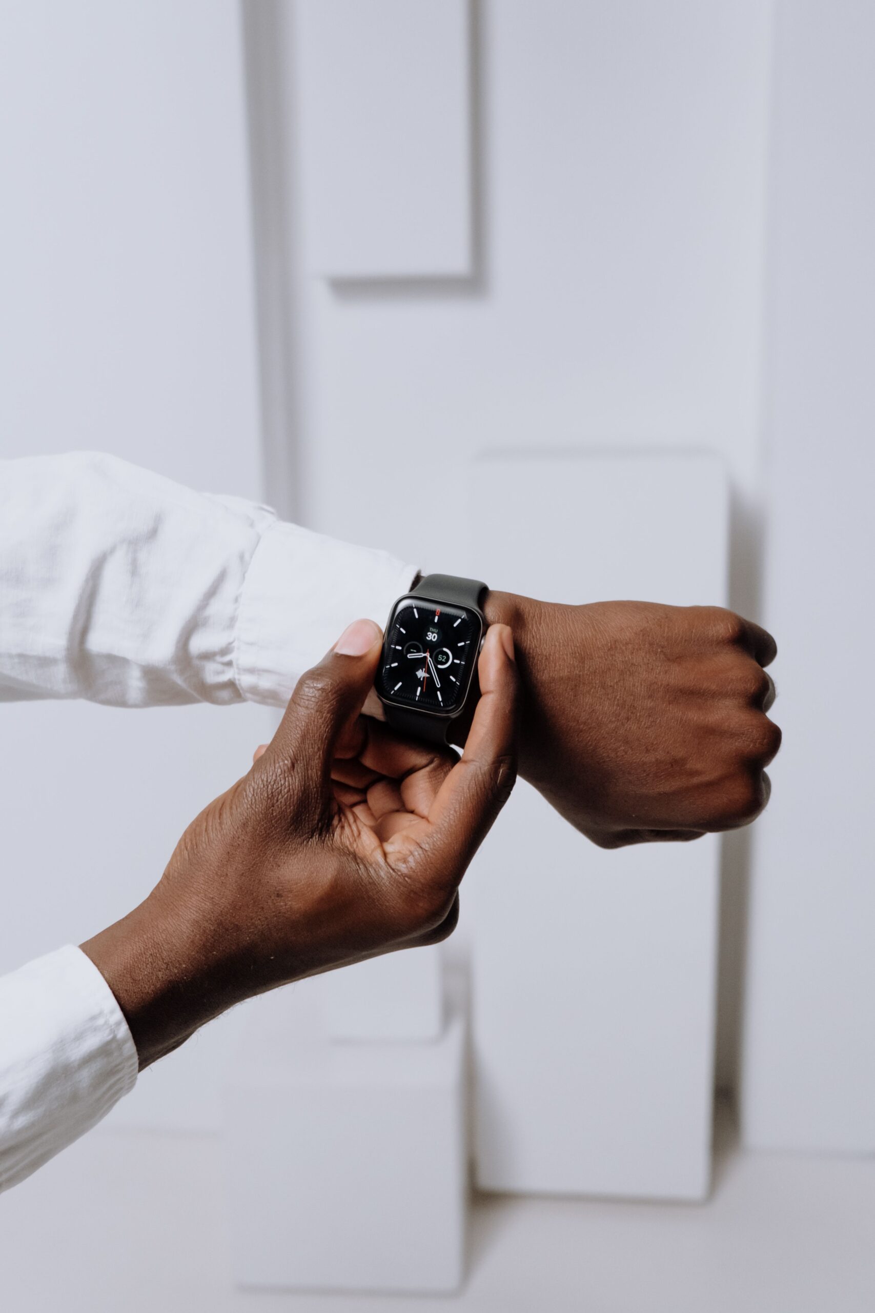 Best Smartwatches for Walking (2026): Top Picks for Fitness, Health & Everyday Use